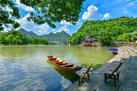 我居住在湖南一條河邊河水水位時升時降為預防河水房屋所以我和家人住在建於木樁上的|大湖之南｜解读：“默默无闻”的涓水为何今年险情频发？未来湖南 